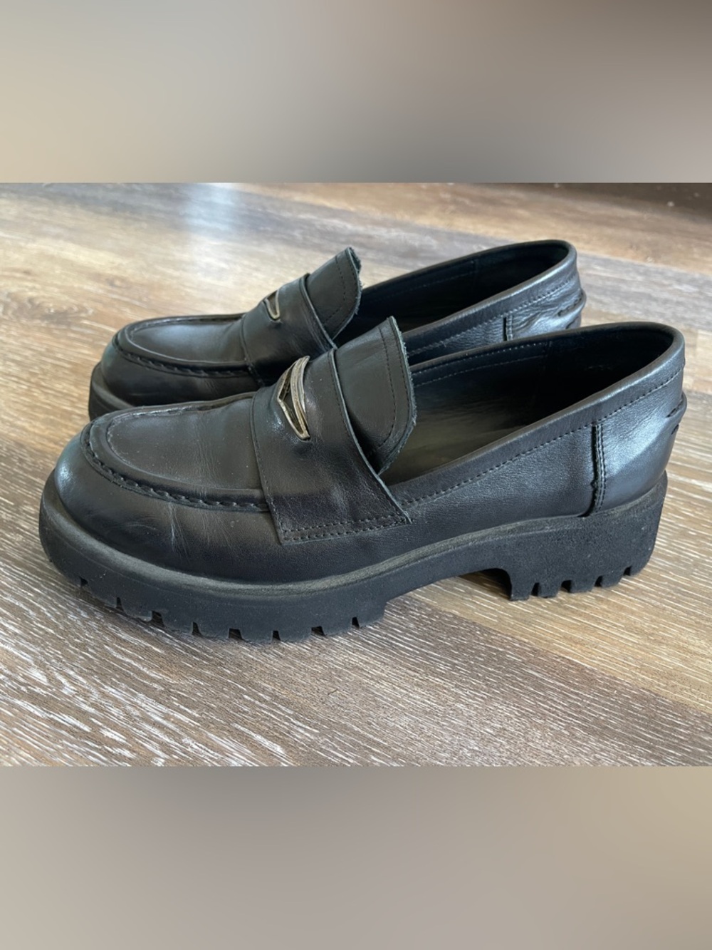 Steve Madden Lawrence Black Leather Lug-Sole Penny Loafers Y2K